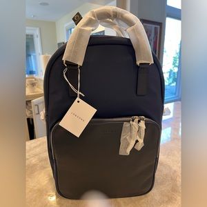 NWT.Lo and Sons Rowledge convertible backpack to tote. Upscale, classy, stylish.